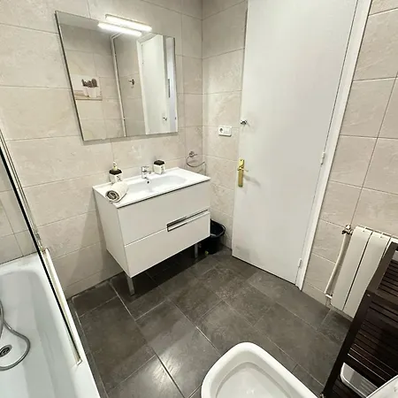 לינה וארוחת בוקר Nuevo Arago ברצלונה